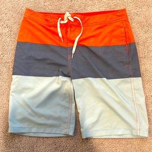 Used Goodfellow men’s board shorts size 33